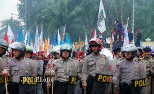 KENAIKAN HARGA BBM : 1.500 Polisi Siaga Hadapi Demo Susulan