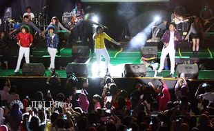 KONSER COBOY JUNIOR : CJR Generation 2013 Singkirkan Stigma Boy Band