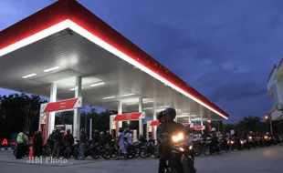 KENAIKAN HARGA BBM : Kenaikan Harga BBM Dikaji, Kemungkinan Setelah Jokowi Dilantik