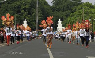 SOLO BATIK CARNIVAL VI : Penonton Tidak Tertib, Koreografi Terancam Macet