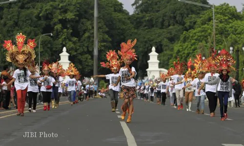 SOLO BATIK CARNIVAL VI : Penonton Tidak Tertib, Koreografi Terancam Macet