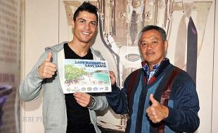 Ke Bali, Ronaldo Tanam Mangrove Bareng SBY