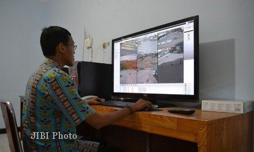  Dishubkominfo Karanganyar Pasang CCTV di 5 Lokasi