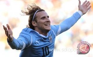 PIALA KONFEDERASI : Lawan Nigeria, Diego Forlan Siap Raih 100 Caps Bersama Uruguay 