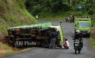 KECELAKAAN KARANGANYAR : Truk Masuk Jurang, Warga Jumapolo Tewas