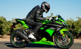 New Kawasaki Ninja 300, Top Speednya Capai 191 Km/jam 