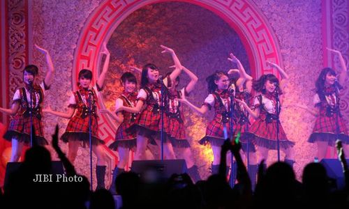 KONSER JKT 48 : Personel Idol Band Berandai-Andai Jadi Putri Solo