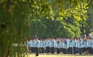   LIMA HARI KERJA : Pimpinan SKPD Sragen Diharap Awasi Ketat Bawahan