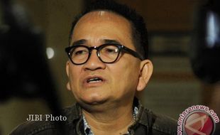 PILPRES 2014 : Geram Disebut Bohong, Ruhut Tegaskan Dapat Restu SBY