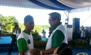 RONALDO KE BALI : Tak Hanya Ronaldo, @SBYudhoyono Juga Unggah Foto Bersama Martunis