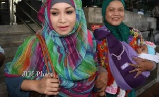 WANITA FATHANAH : KPK Ingin Penerima Uang Dihadirkan di Sidang