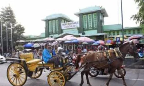 Mengapa Becak & Andong Kian Tergusur?