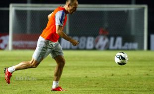   ARJEN ROBBEN LATIHAN 