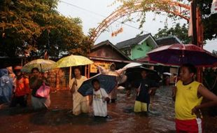 CUACA BURUK: Puluhan Rumah di Papringan Terendam Banjir