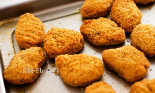 Pabrik Nugget Daging Busuk Digerebek Polisi