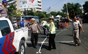 KECELAKAAN SEMARANG : Bus Asia Perdana Hantam 3 Motor, 2 Tewas 