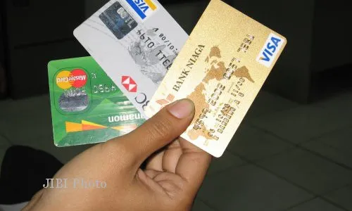 TIPS BELANJA : Ini Trik Jitu Memilih Kartu Kredit