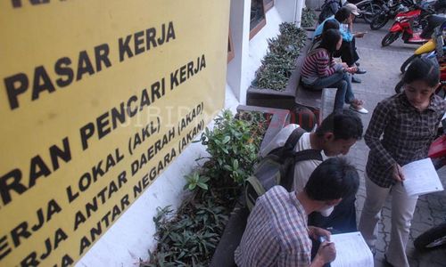 Lowongan Kerja di Dinsosnakertrans Tersedia 3.733 Posisi, Pencari Kerja hanya 2.774 Orang