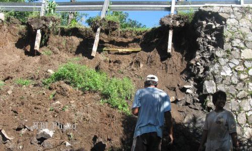 LONGSOR TULUNGAGUNG : Kedung Panas Longsor, Suplai Air PDAM Tulungagung Putus