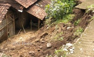   2013, Longsor Lebih Sering Terjadi Dibanding Banjir