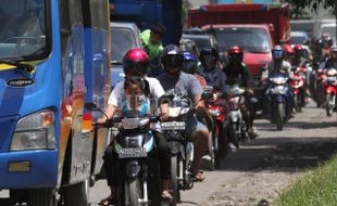 Liburan, Jalur Utama Tempel Sempat Macet sekitar 1 Kilometer 