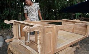 Industri Mebel Jepara Krisis Pengrajin