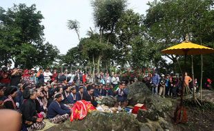 LABUHAN MERAPI : 20 Abdi Dalem Siap Arak Uba Rampe