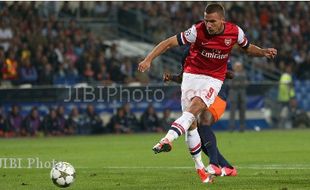 Podolski Jadi Incaran Dortmund 