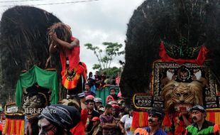  FESTIVAL REOG BOYOLALI : Aksi Penari Bikin Penonton Menjerit