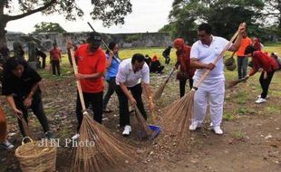 SOLO MENYAPU: Warga Keluhkan Minimnya Sosialisasi