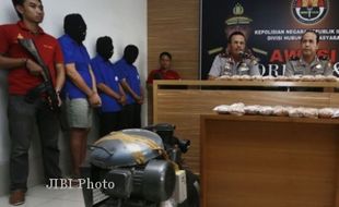 Sita 162.500 Ekstasi, Polisi Kejar 3 Tersangka ke Malaysia