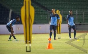 INDONESIA Vs BELANDA : Indonesia Sementara Tahan Belanda 0-0