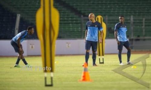 INDONESIA Vs BELANDA : Indonesia Sementara Tahan Belanda 0-0