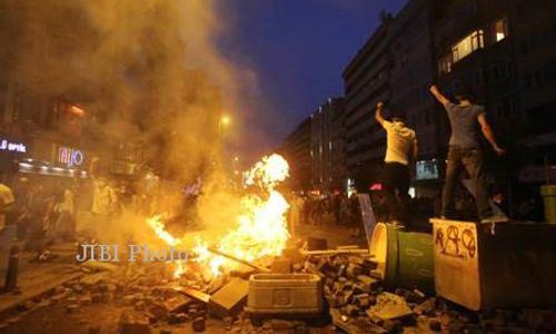 HARI BURUH 1 MEI : Kerusuhan Warnai May Day di Turki