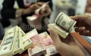 Kurs Rupiah Dibuka Melemah 32 Poin ke Rp13.575/US$