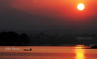 Berburu Sunset Sambil Nunggu Berbuka Puasa di Sisi Timur Langit Boyolali