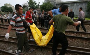 BUNUH DIRI : KA Akan Lewat, Pengamen Tengkurap di Rel Barat Stasiun Jebres