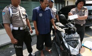 JAMBRET GAGAL : Beraksi Di Mojosongo, Massa Hajar Pelaku