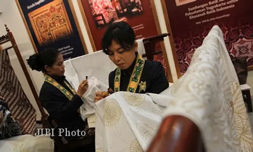 BATIK NUSANTARA : Kesadaran Berbatik Dinilai Minim