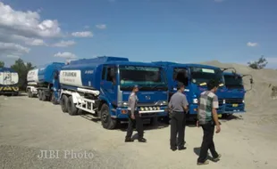 BBM "KENCING" WONOGIRI : Polres Gerebek 6 Truk BBM, 12.000 Liter Solar Disita