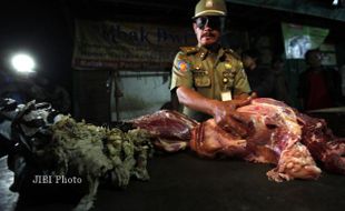 SIDAK MAKANAN : Tim Gabungan Pemkot Temukan 31 Kg Daging Sapi Glonggongan 