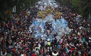 SBC VI - DPRD : Penyelenggaraan Solo Batik Carnival VI Asal-Asalan