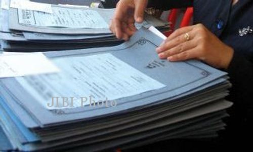   PILKADA KARANGANYAR :  Kamis, Tim Pokja Verifikasi Berkas Administrasi