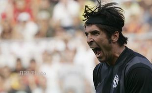 SERIA-A 2013/2014 : Buffon Dicoret dari Starting XI 