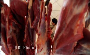 KEBUTUHAN POKOK BOYOLALI : Harga Daging Ayam dan Sapi Kompak Naik, Pembeli Sambat