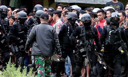 PENYERGAPAN TERORIS TULUNGAGUNG : 2 Orang Terduga Teroris Dipulangkan Densus 88 Antiteror