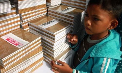 KURIKULUM 2013 : PT Pos Kudus Targetkan Distribusi 21 Ton Buku Tuntas Pekan Ini 