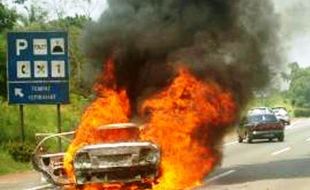 KEBAKARAN KLATEN : Bensin Tumpah, Mobil Terbakar