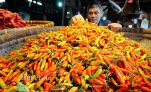 HARGA KEBUTUHAN POKOK : Sepekan Meroket, Harga Cabai di Pasar Johar Rp120.000/Kg