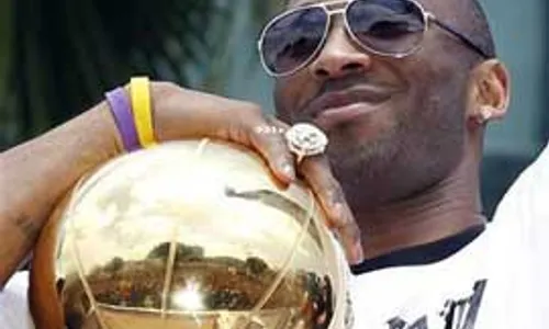 BASKET NBA : Enam Memorabilia Kobe Bryant Laku Rp4,3 Miliar